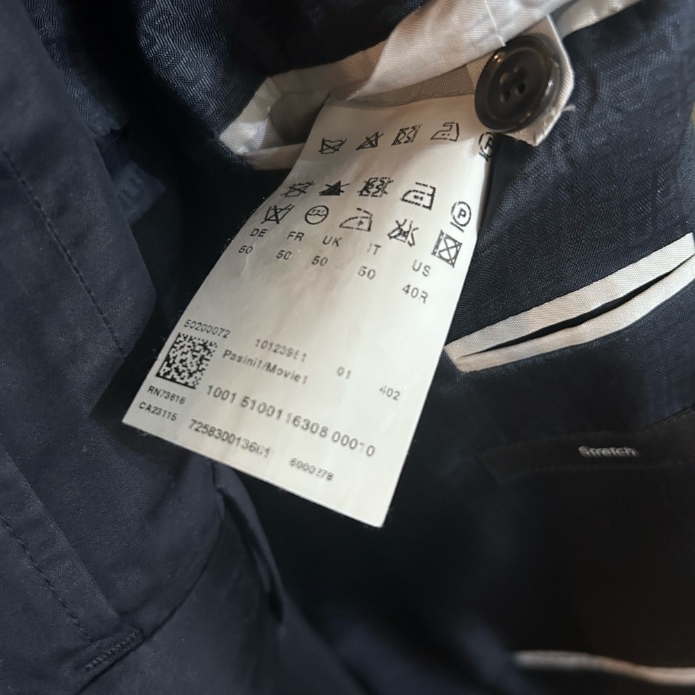 Hugo Boss suit - Picture 6 of 6